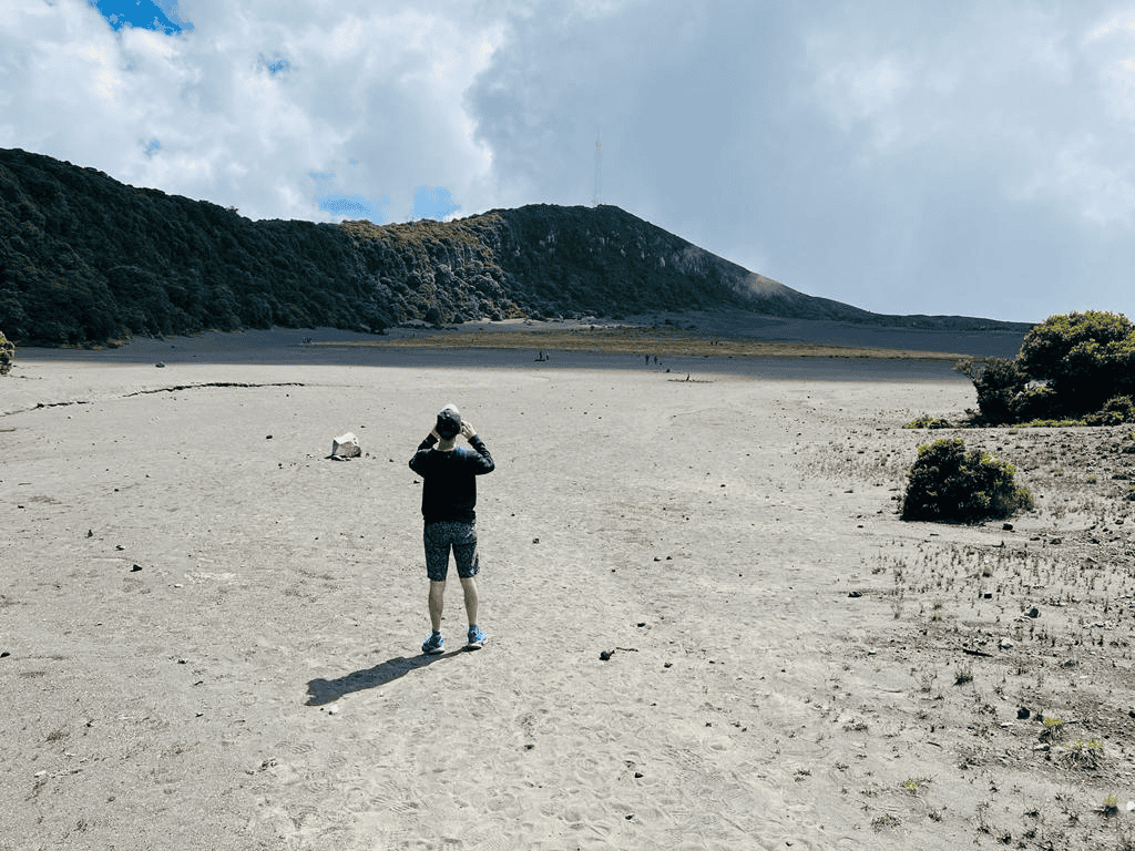 flat terrace next to the Irazu Volcano crater