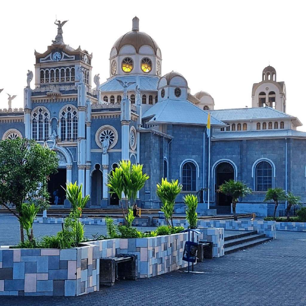 Basilica de Los Angeles in downtown Cartago